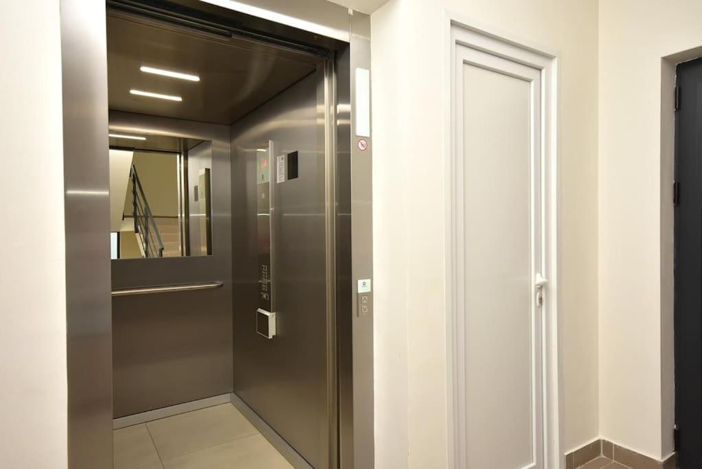 Brand New ! Seaside Apt With Poolview & Parking 布德瓦 外观 照片